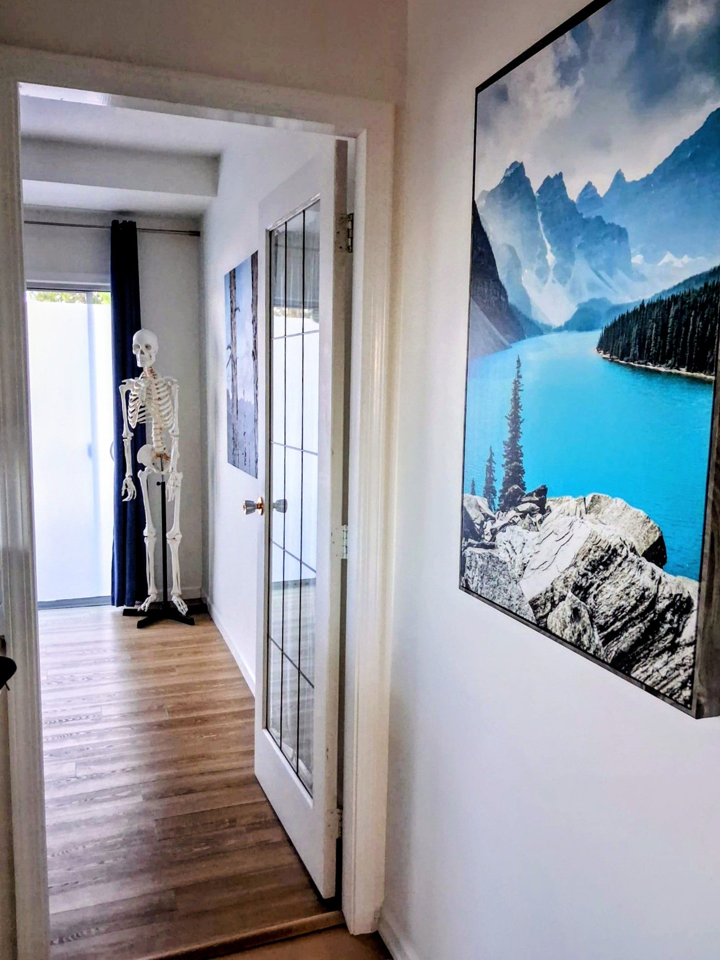 The hallway leading to the treatment rooms.